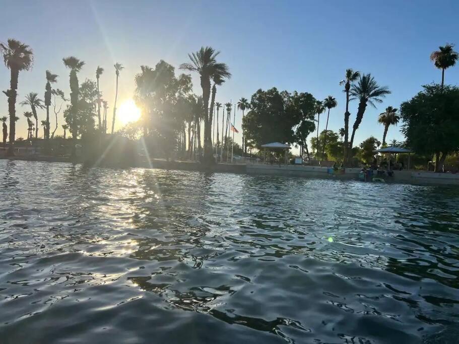 Pool King Lake Suite-Walk To Dt & Lake! Lake Havasu City Eksteriør bilde